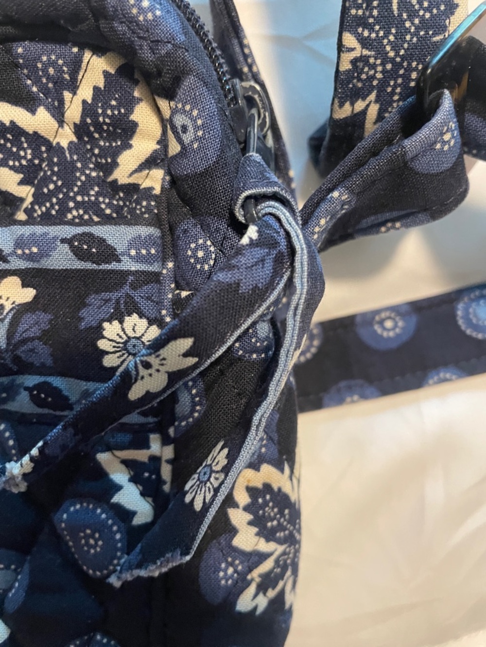 Set of 2 Vera Bradley Vintage handbags. - Picture 5 of 13